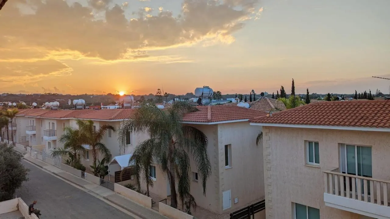 Lägenhet Luxury 2-Bedroom Apt. With Seaview Protaras