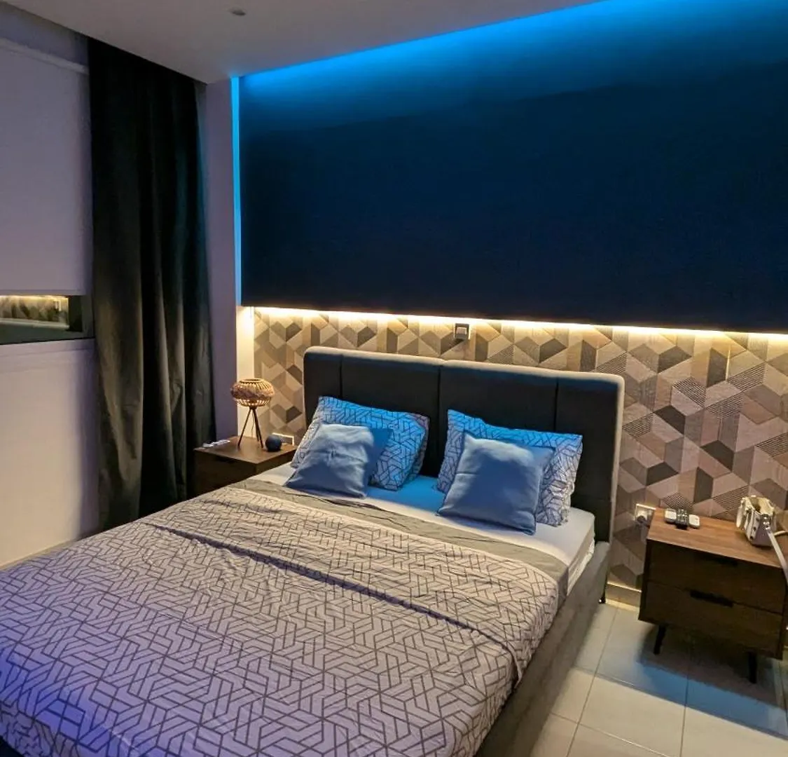 Luxury 2-Bedroom Apt. With Seaview 프로타라스